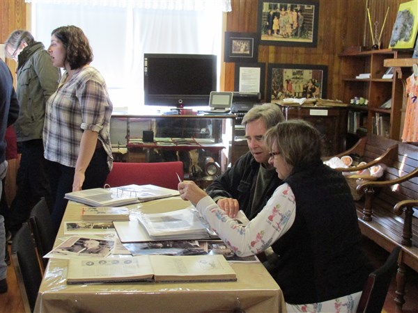 Beau Bridges and Brooke Shields visit the museum in 2016